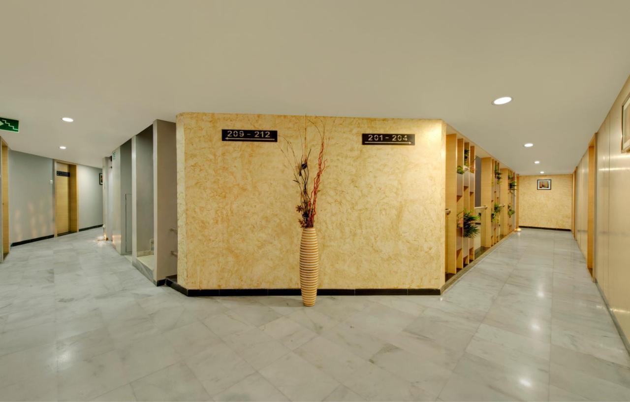 Central Beacon Hotel Сурат Екстериор снимка