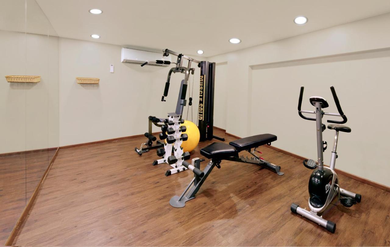 Central Beacon Hotel Сурат Екстериор снимка